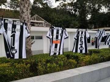 Camiseta del Atlético Mineiro con los nombres de los jugadores.