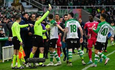 Aprobados y suspensos del Racing contra el Tenerife: se apareci¨® la Virgen