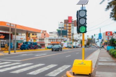 ¿Por qué los semáforos tienen los colores rojo, amarillo y verde y cuál es el origen?