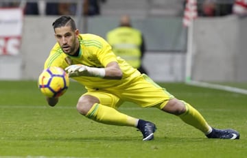 Kiko Casilla.