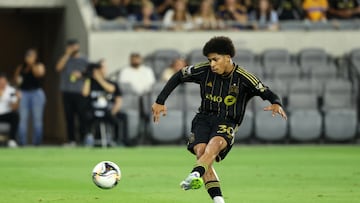 David Martínez da la bienvenida a Heung-Min Son con un doblete