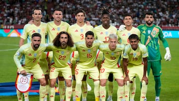 Once titular de España contra Serbia en la Nations League.