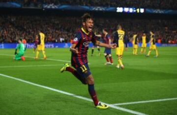 Neymar celebra el 1-1.