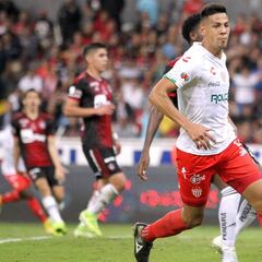 "En México vemos videos de mucha violencia hacia la gente de Chile; es represión terrible"