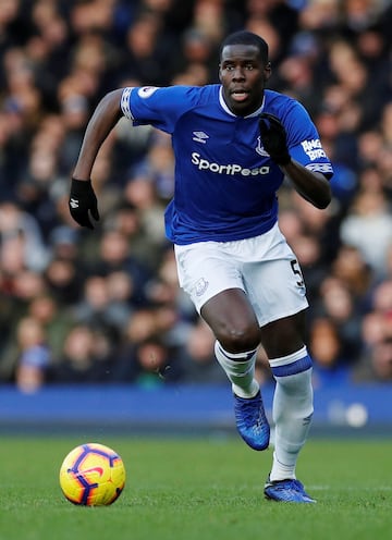 Central franc¨¦s que lleg¨® a la Premier en 2015 procedente del Saint-Ettiene. Su progresi¨®n se vio truncada tras una lesi¨®n grave de rodilla. Ahora gana minutos y experiencia en el Everton.