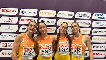 Eva Santidri¨¢n, Berta SEgura, Carmen Avil¨¦s y Blanca Herv¨¢s, en Roma.
