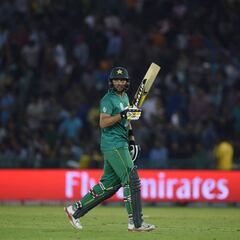 Afridi relinquishes Pakistan T20 captaincy