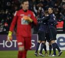 Ibrahimovic lleva al PSG a los octavos en el 89' y de penalti