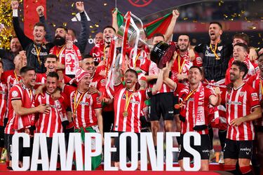 El Athletic ganó la Copa del Rey tras ganar en la tanda de penaltis al Mallorca. Cuarenta años después, los leones levantan su Copa número 24.