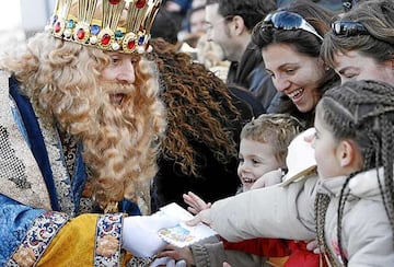 El italiano Amedeo Carboni se enfundó en las ropas del Rey Gaspar para la Cabalgata de Reyes de Valencia en 2008. 