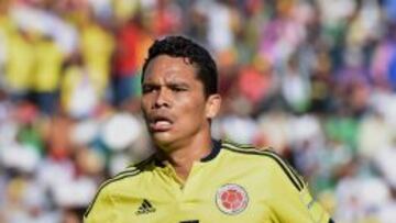 ¿Quién debe jugar con Bacca en el ataque de Colombia?