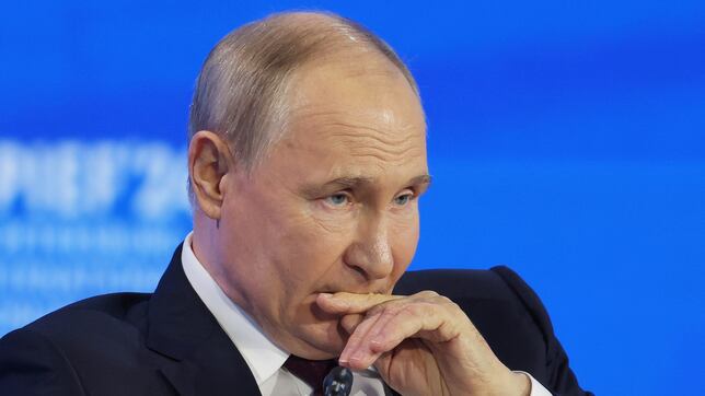 Putin hace una purga en el ministerio de Defensa: nombra a una familiar
