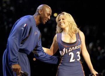 2003, Atlanta. ?ltimo All Star de Jordan. Mariah Carey fue la encaragada de homenajearle.