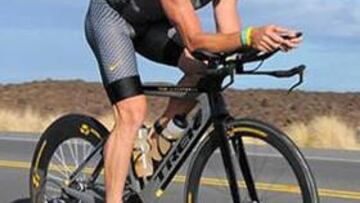 Lance Armstrong vence en el Ironman 70.3 de Hawaii