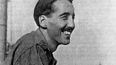 El legendario actor que cazó nazis, conoció a Tolkien, era primo de Ian Fleming y cantaba heavy metal