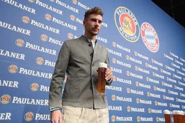 El Bayern presenta su vestimenta para el Oktoberfest