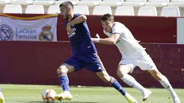 Una jugada del Albacete Balompi&eacute;-Real Madrid Castilla de Primera RFEF disputado en el Carlos Belmonte en septiembre de 2021.