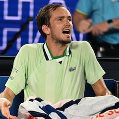 Medvedev enloquece contra el juez de silla: "¿Eres tonto?"