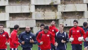 <b>FELICIDAD. </b>Los jugadores del Rayo sonríen en un entrenamiento. Tendrán el mismo descanso que los del Barça antes de enfrentarse a ellos.