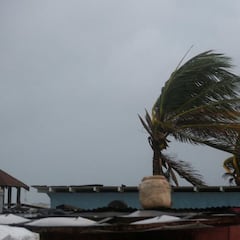 Huracán Melissa en Jamaica: SRE alerta a mexicanos y da números de emergencia