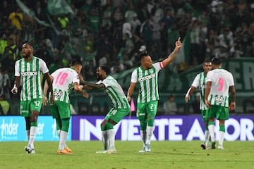 Nacional derrotó 3-2 a Medellín con dos goles de Sebastián Gómez y otro de Nelson Palacio en el Atanasio Girardot.