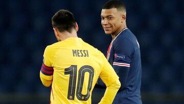 Messi junto a Kylian Mbappe en un partido de Champions