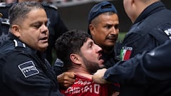 ¡Violencia en el Akron! Se golpearon entre aficionados de Chivas