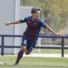 Goleadas de la Real Sociedad y el Levante al Valencia y el Logroño