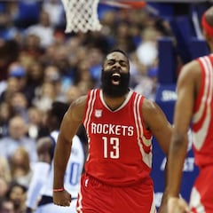 ¡Lo nunca visto! James Harden, 34+5+11 en menos de 30 minutos