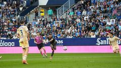 El Málaga gana a Las Palmas el partido de los siete puntos