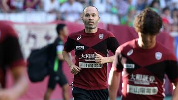 Iniesta: "Sería un placer, pero va a ser difícil que esté en la despedida de Riquelme"