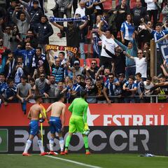 Las peñas del Espanyol tiran de elegancia para replicar al Girona