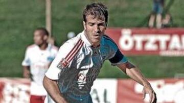 <b>HAMBURGO, BYE, BYE. </b>Van der Vaart puede despedirse en Londres de la camiseta del club alemán.