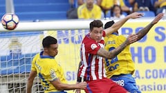 Lesión muscular de Giménez; sin laterales para el Bernabéu