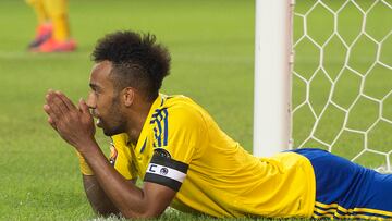 Aubameyang, durante un partido con Gabón.