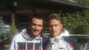 Floro Flores, con un amigo en Sierra Nevada.