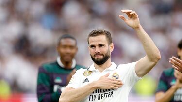 04/06/23 PARTIDO PRIMERA DIVISION
REAL MADRID - ATHLETIC DE BILBAO
ALEGRIA FIN DE PARTIDO DESPEDIDA NACHO FERNANDEZ