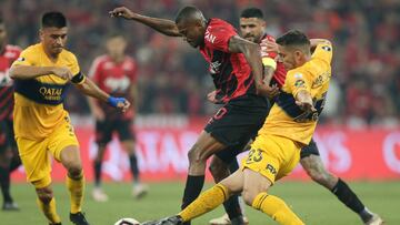 Soccer Football - Copa Libertadores - Round of 16 - First Leg - Athletico Paranaense v Boca Juniors - Arena de Baixada, Curitiba, Brazil - July 24, 2019   Athletico Paranaense&#039;s Marcelo in action with Boca Juniors&#039; Ivan Marcone    REUTERS/Rodolf