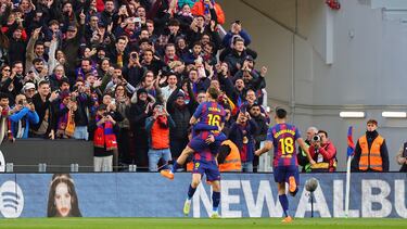Los jugadores del Barcelona celebran el 1-0 de Lewandowski al Athletic Club. 



