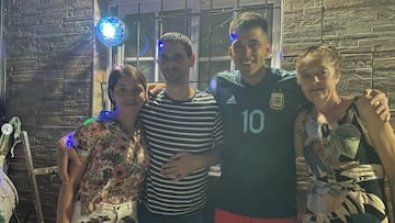 Lluvia, frío y sol: la vida chilena de una figura que busca el ascenso