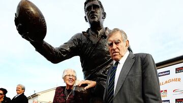 Tributes flood in for All Blacks great Sir Colin Meads