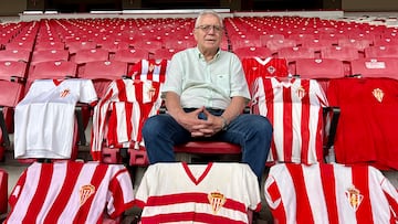 30-08-25. ENZO FERRERO POSA CON LA MAYORÍA DE LOS MODELOS ORIGINALES DE CAMISETAS QUE UTILIZÓ EN EL SPORTING.
