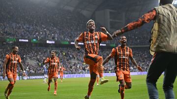 Arda y sus brasileños intimidan en Conference