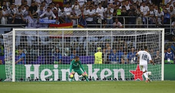 Real Madrid-Atlético de Madrid 1-1 (5-3 en la tanda de penaltis). En la foto, Lucas Vázquez marca en la tanda de penaltis el 1-0. 