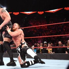 Buddy Murphy se alía con Seth Rollins y AOP durante Raw