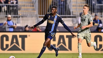 Sep 23, 2023; Philadelphia, Pennsylvania, USA; Philadelphia Union defender Damion Lowe (17) dribbles the ball against Los Angeles FC forward Stipe Biuk (7) during the first half at Subaru Park. Mandatory Credit: Kyle Ross-USA TODAY Sports