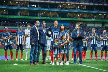 Rogelio Funes Mori recibe reconocimiento de máximo goleador histórico