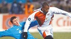 Al Sevilla le salva la casta en un partido congelado