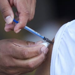 Vacunación en menores de 60: cuándo recibirán las terceras dosis y cómo pedir cita