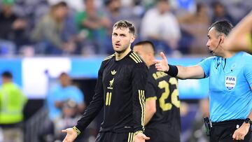 Santiago Gimenez of Mexico during the Final match between Mexican National Team (Mexico) and Panama as part Final Four of the Concacaf Nations League 2024-2025 at SoFi Stadium on March 23, 2025 in Inglewood, Los Angeles, California, United States.